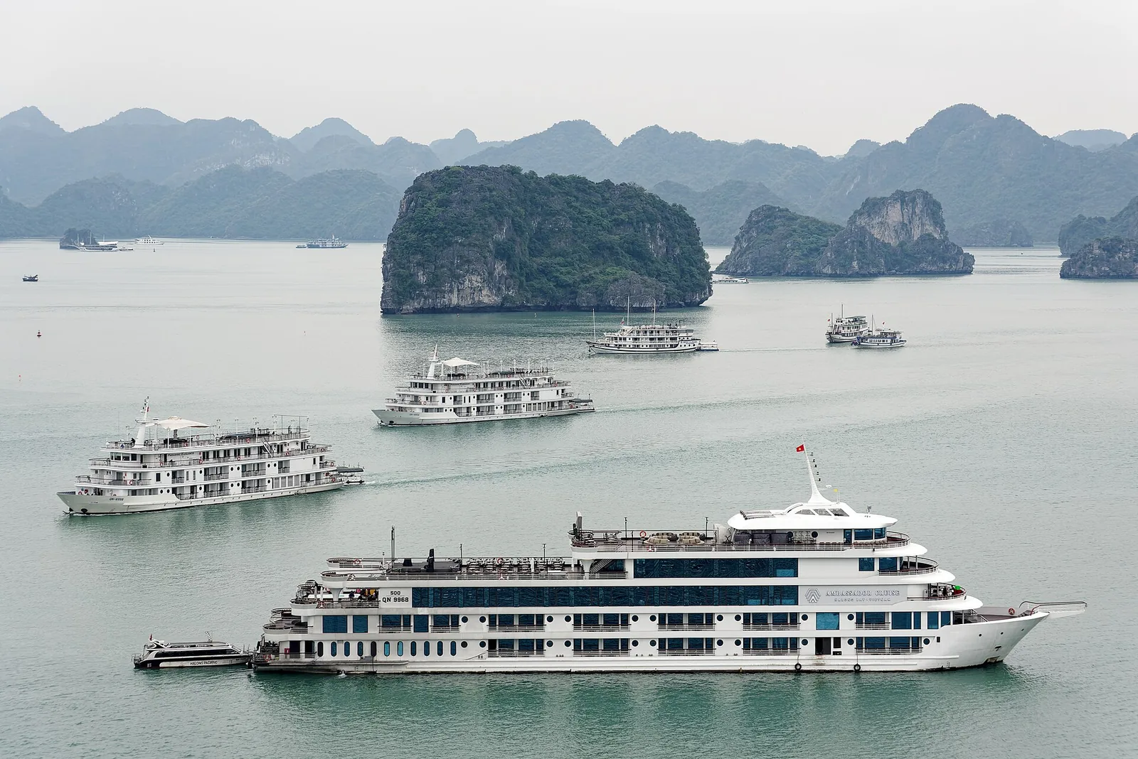 Vietnam, Hanoi, Ha Long & Hoi An